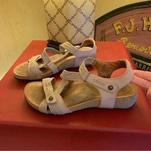 Taos Trulie Sandals Beige Tan Camel Leather Cork Wedge Hook Loop Straps US 9-9.5